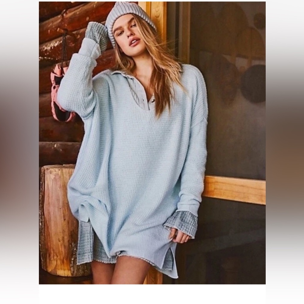 Free People Women's Light Sweater C.O.Z.Y Pullover In Neon Sky Size M/L